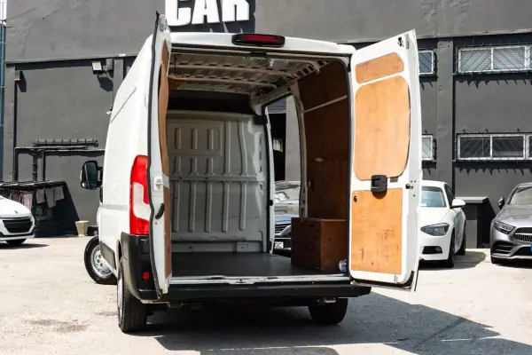 Peugeot Boxer 2020 - 17999 EUR, 157000 km - AUTO.MOTO.pt - 157000km - foto 8 de 17