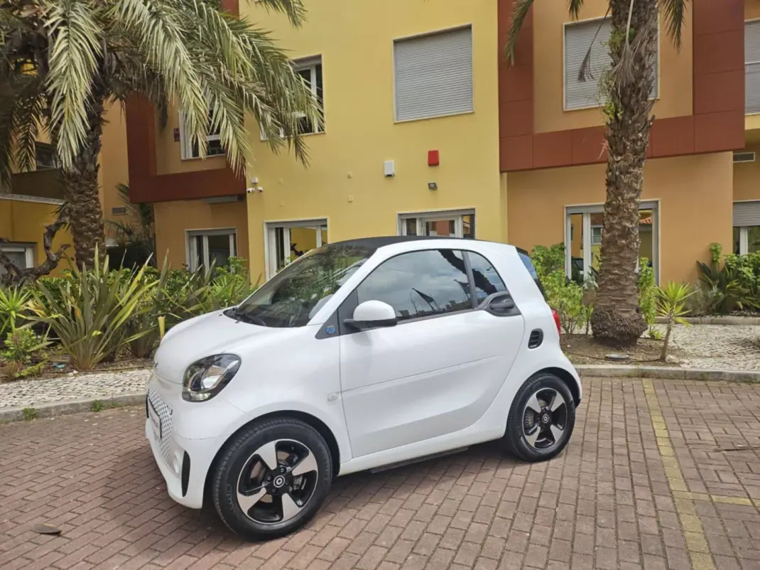 Smart ForTwo Coupé 2022 - 12900 EUR, 19500 km - AUTO.MOTO.pt - 19500km - foto 1 de 10