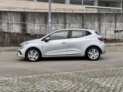 Renault Clio 2019 - 13500 EUR, 80000 km - AUTO.MOTO.pt - 80000km - foto 3 de 22