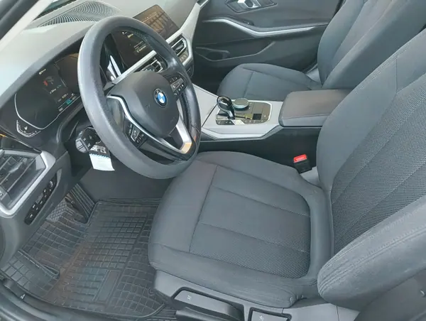 BMW 330 2021 - 29000 EUR, 63500 km - 63500km - foto 12 de 14
