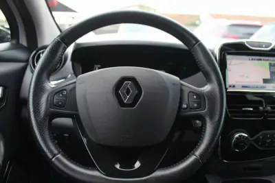 Renault Zoe 2018 - 13750 EUR, 94000 km - AUTO.MOTO.pt - 94000km - foto 16 de 22
