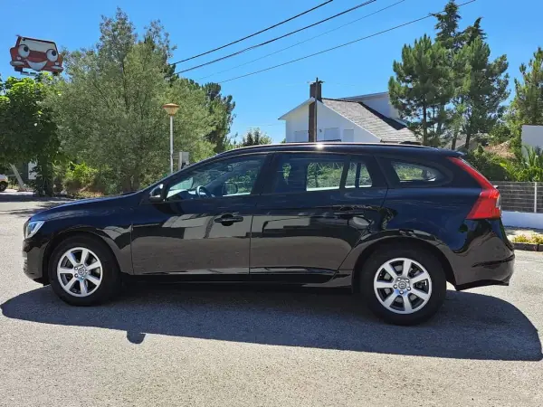Volvo V60 2013 - 13900 EUR, 111000 km - AUTO.MOTO.pt - 111000km - foto 13 de 42