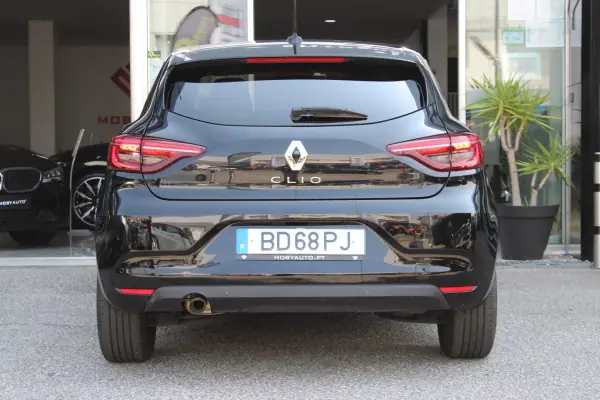 Renault Clio 2023 - 15900 EUR, 41700 km - AUTO.MOTO.pt - 41700km - foto 20 de 21