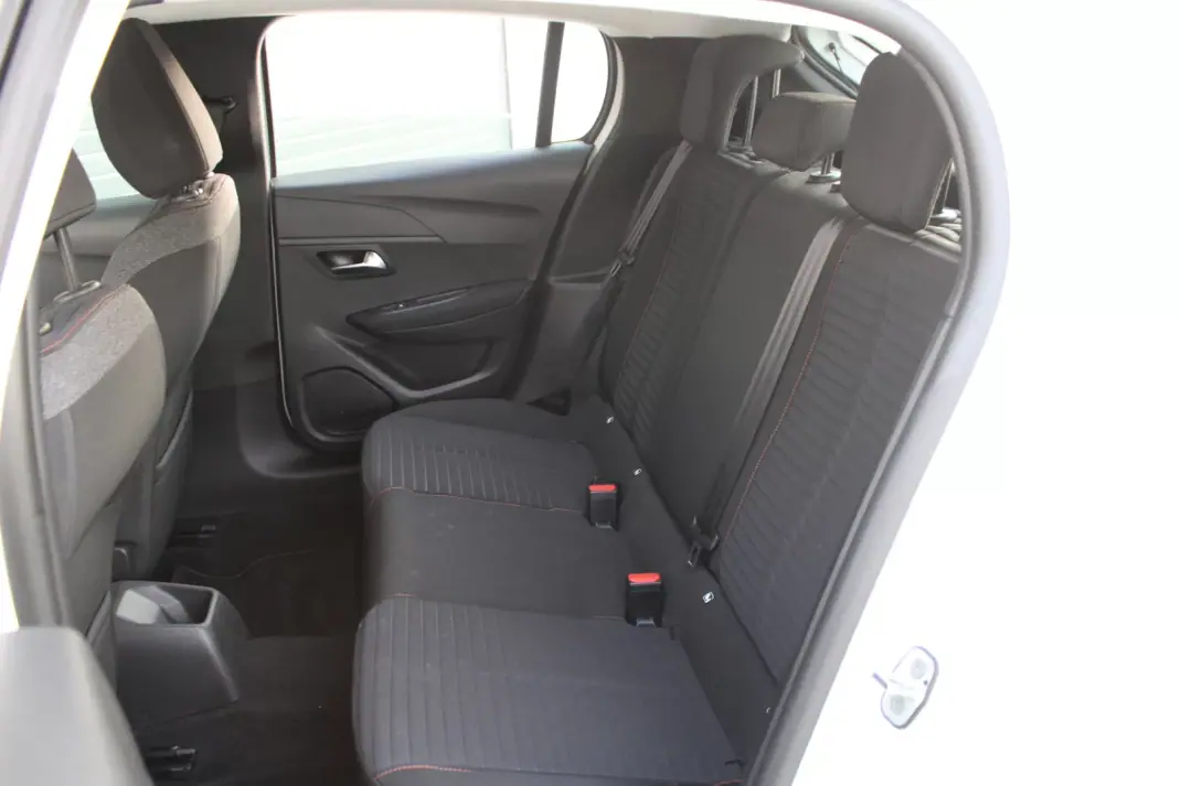 Peugeot 208 2021 - 16200 EUR, 27000 km - AUTO.MOTO.pt - 27000km - foto 14 de 19