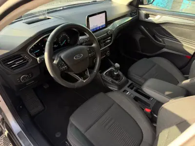 Ford Focus 2020 - 17300 EUR, 103000 km - AUTO.MOTO.pt - 103000km - foto 5 de 10