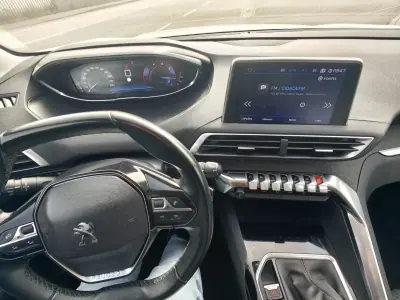 Peugeot 3008 2020 - 19900 EUR, 98000 km - AUTO.MOTO.pt - 98000km - foto 24 de 28