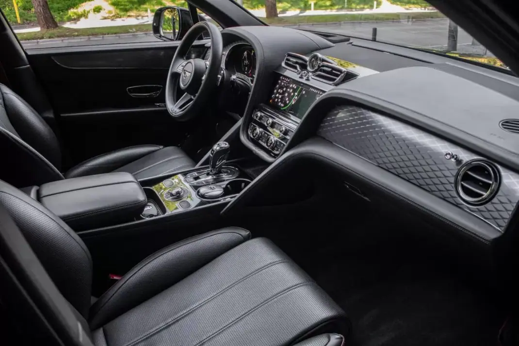Bentley Bentayga 2022 - 230000 EUR, 70942 km - AUTO.MOTO.pt - 70942km - foto 33 de 57
