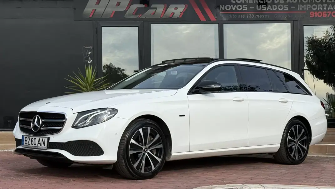 Mercedes-Benz E 300 2019 - 26990 EUR, 147000 km - AUTO.MOTO.pt - 147000km - foto 8 de 41