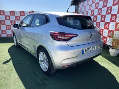 Renault Clio 2021 - 13990 EUR, 136670 km - AUTO.MOTO.pt - 136670km - foto 4 de 20