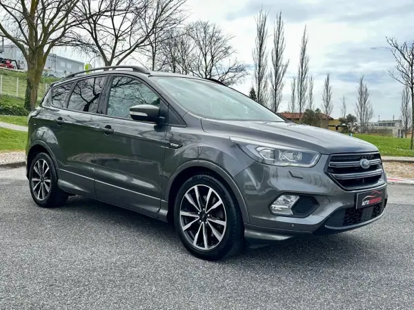 Ford Kuga 2017 - 15450 EUR, 78000 km - AUTO.MOTO.pt - 78000km - foto 4 de 60