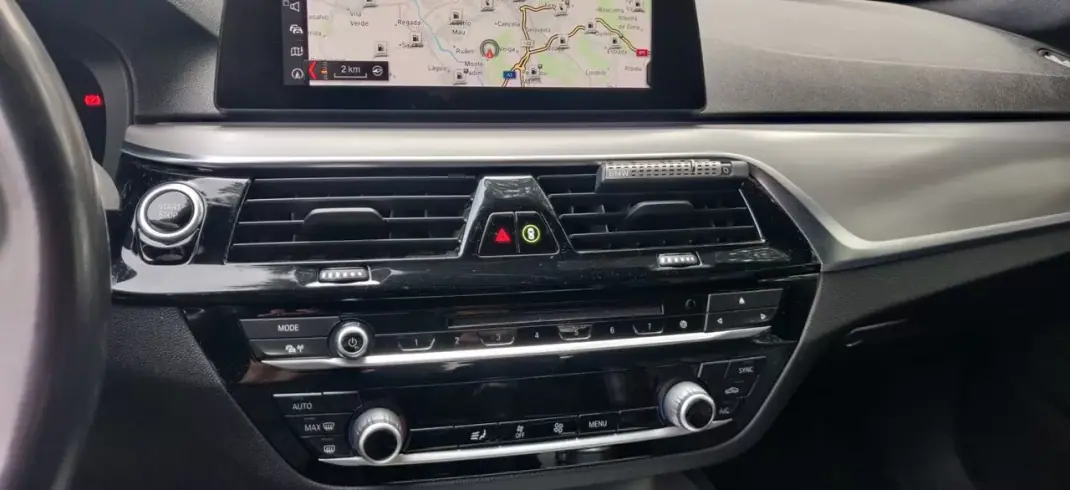 BMW 530e 2019 - 28499 EUR, 113000 km - AUTO.MOTO.pt - 113000km - foto 45 de 51