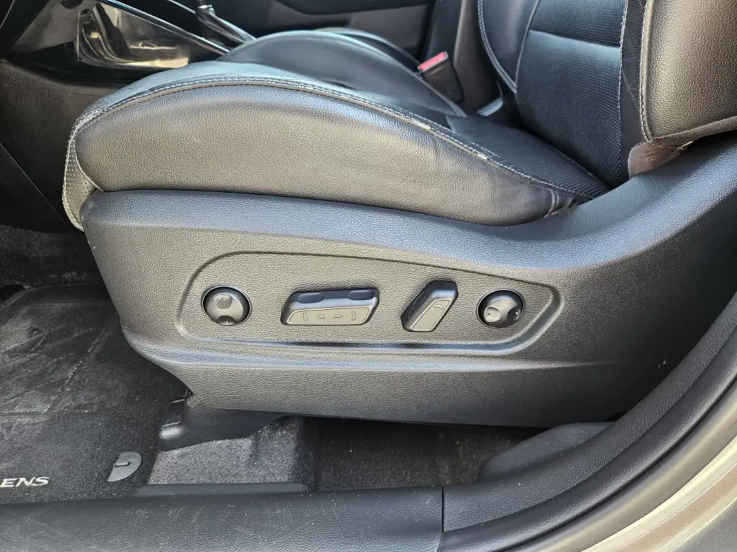 Kia Carens 2018 - 17700 EUR, 104900 km - 104900km - foto 11 de 52