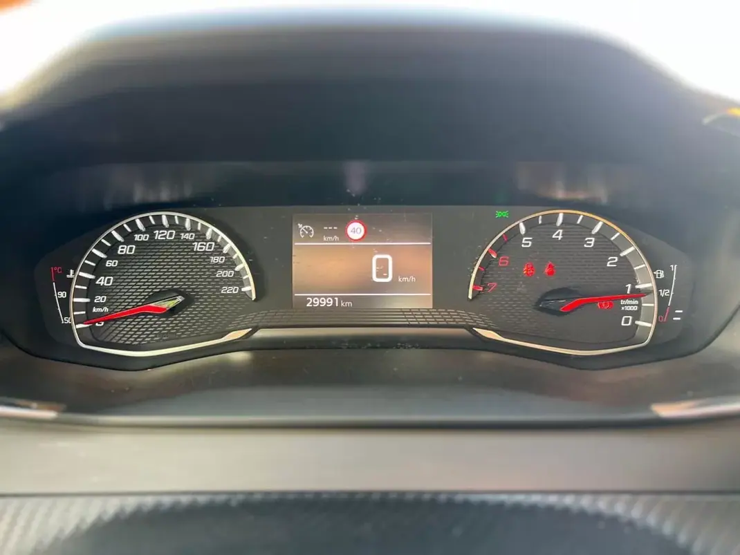 Peugeot 208 2022 - 13990 EUR, 29991 km - AUTO.MOTO.pt - 29991km - foto 6 de 27