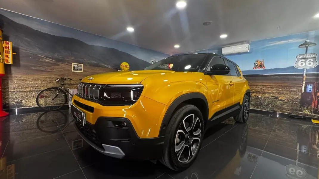 Jeep Avenger 2023 - 24990 EUR, 41228 km - AUTO.MOTO.pt - 41228km - foto 3 de 27