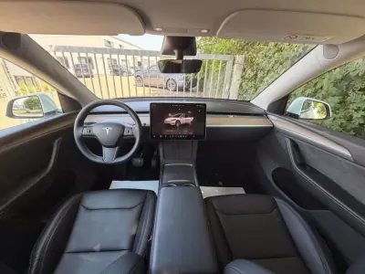 Tesla Model Y 2023 — foto 5 de 10