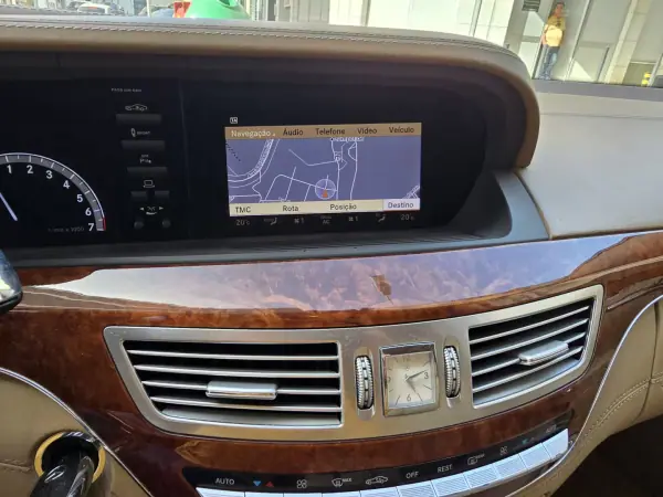 Mercedes-Benz S 400 2011 - 13990 EUR, 353009 km - AUTO.MOTO.pt - 353009km - foto 15 de 23