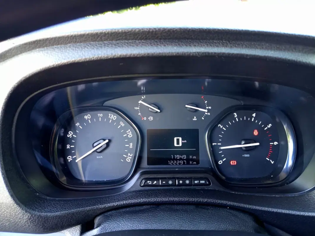 Citroën Jumpy 2021 - 14990 EUR, 122200 km - 122200km - foto 14 de 19