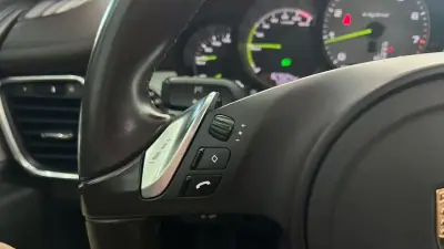 Porsche Panamera 2014 - 45990 EUR, 157000 km - AUTO.MOTO.pt - 157000km - foto 20 de 37