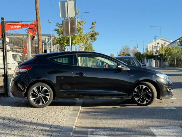 Renault Mégane Coupe 2014 - 12900 EUR, 155557 km - AUTO.MOTO.pt - 155557km - foto 11 de 32