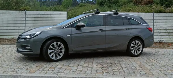 Opel Astra Sports Tourer 2018 - 12500 EUR, 150000 km - AUTO.MOTO.pt - 150000km - foto 10 de 11
