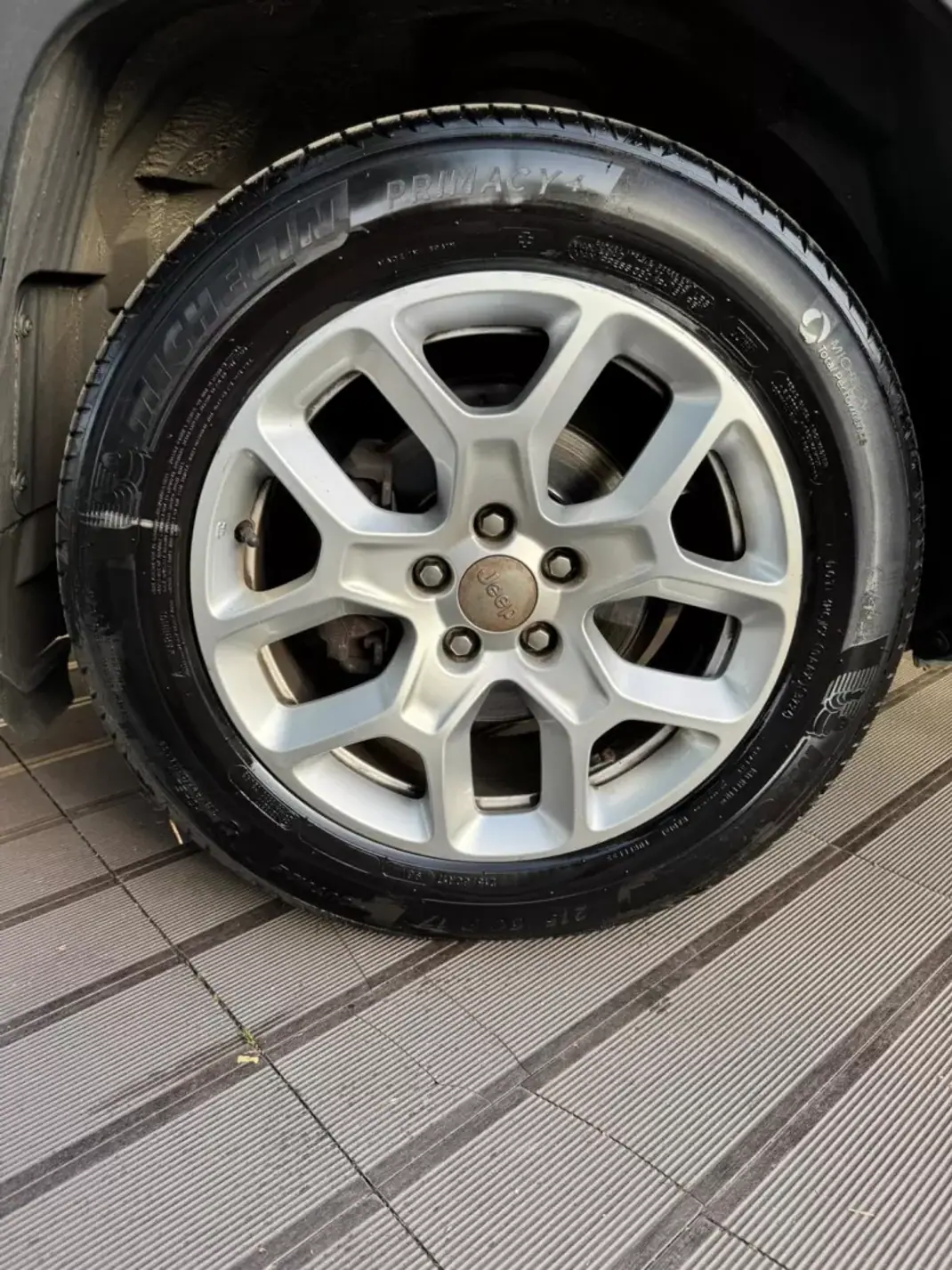 Jeep Renegade 2016 - 13900 EUR, 187700 km - AUTO.MOTO.pt - 187700km - foto 6 de 13