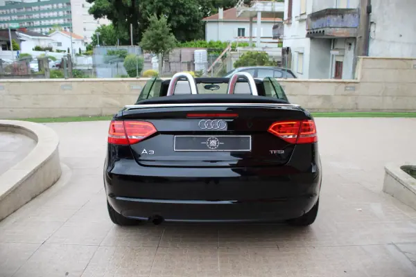 Audi A3 Cabrio 2010 - 11650 EUR, 117000 km - AUTO.MOTO.pt - 117000km - foto 8 de 25