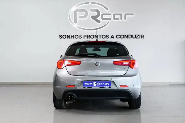 Alfa Romeo Giulietta 2018 - 15900 EUR, 159286 km - AUTO.MOTO.pt - 159286km - foto 26 de 26