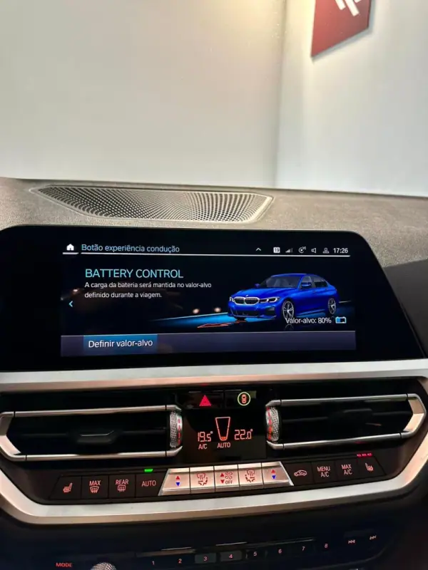 BMW 330e 2019 - 29750 EUR, 99000 km - AUTO.MOTO.pt - 99000km - foto 27 de 46