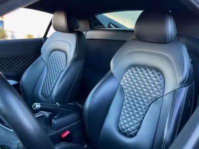 Audi R8 Coupé 2014 - 89900 EUR, 83500 km - AUTO.MOTO.pt - 83500km - foto 8 de 15