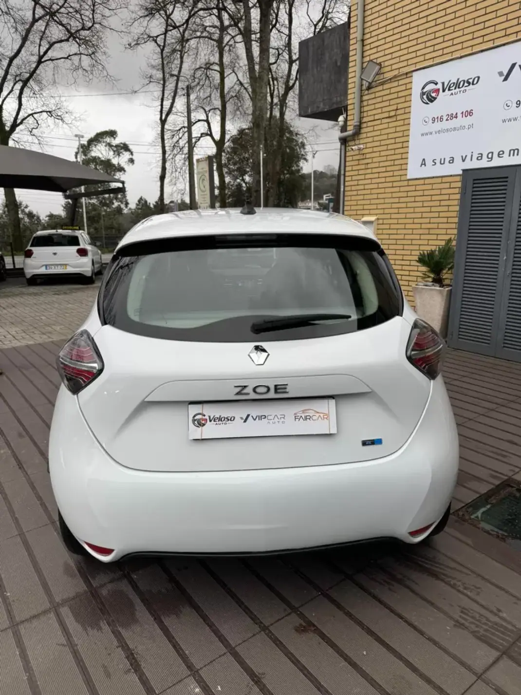 Renault Zoe 2022 - 16450 EUR, 67207 km - AUTO.MOTO.pt - 67207km - foto 4 de 11