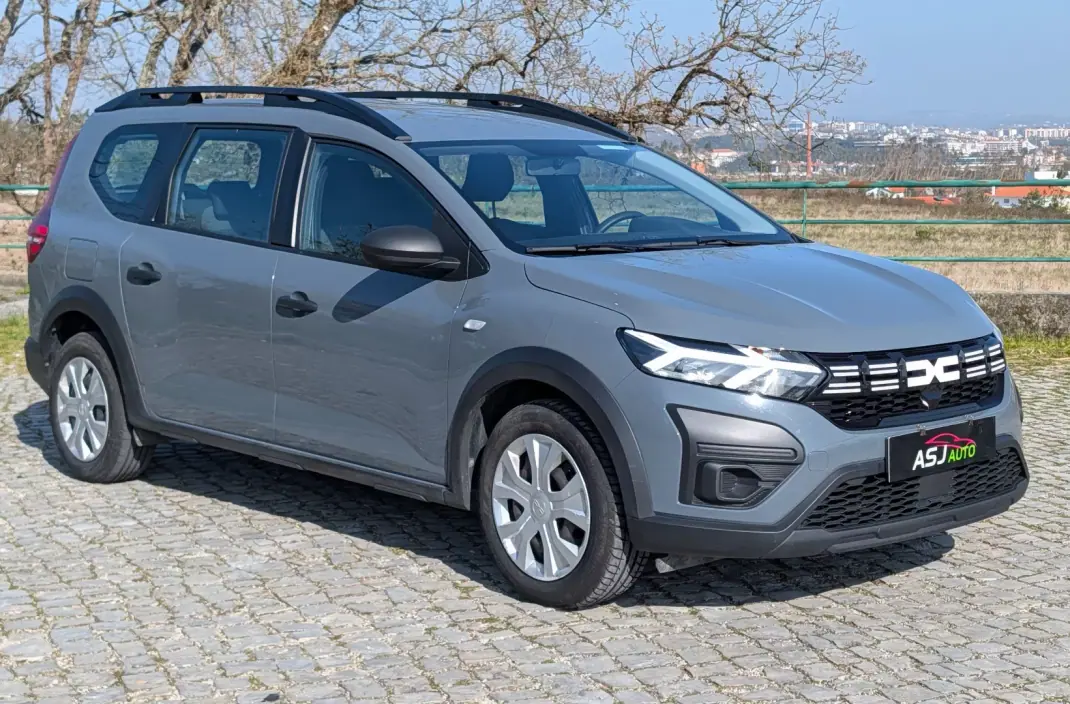 Dacia Jogger 2023 - 14250 EUR, 57740 km - AUTO.MOTO.pt - 57740km - foto 5 de 20