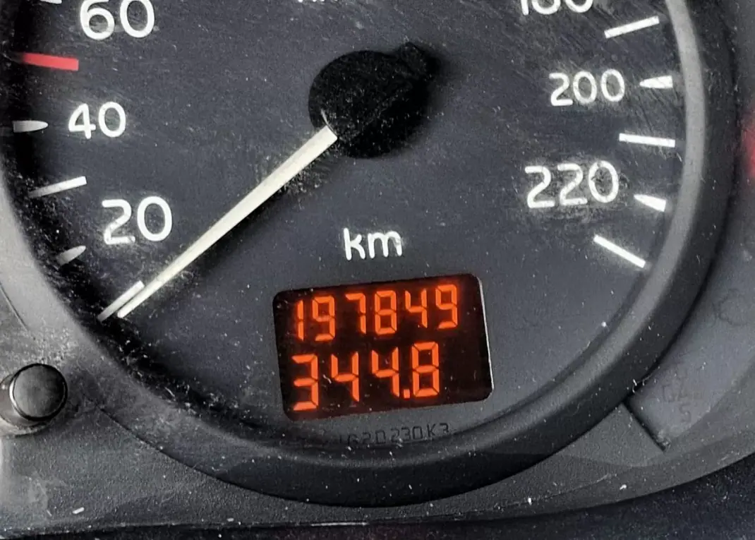 Renault Clio 2001 - 5000 EUR, 197000 km - 197000km - foto 12 de 18