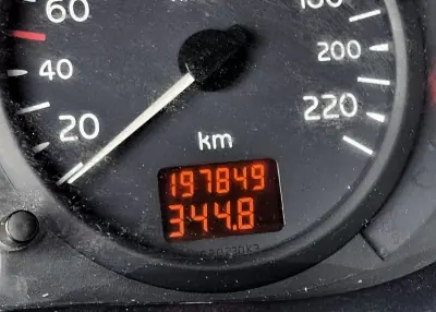 Renault Clio 2001 - 5000 EUR, 197000 km - 197000km - foto 12 de 18