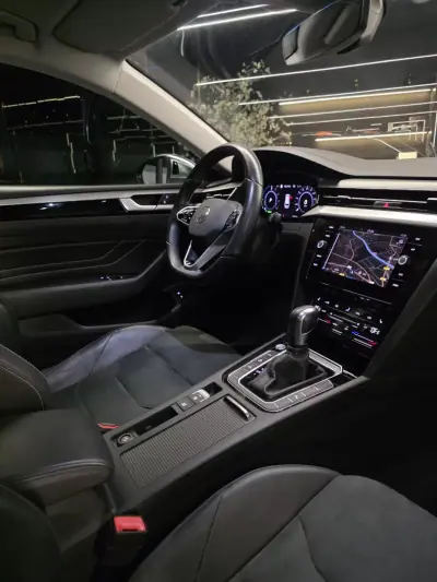 Volkswagen Arteon Shooting Brake 2021 - 27750 EUR, 98000 km - AUTO.MOTO.pt - 98000km - foto 11 de 22