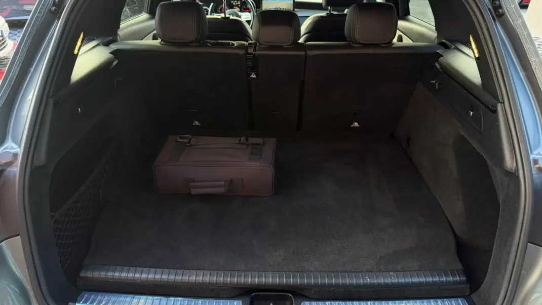 Mercedes-Benz GLC 300 2021 - 42900 EUR, 90000 km - AUTO.MOTO.pt - 90000km - foto 12 de 12