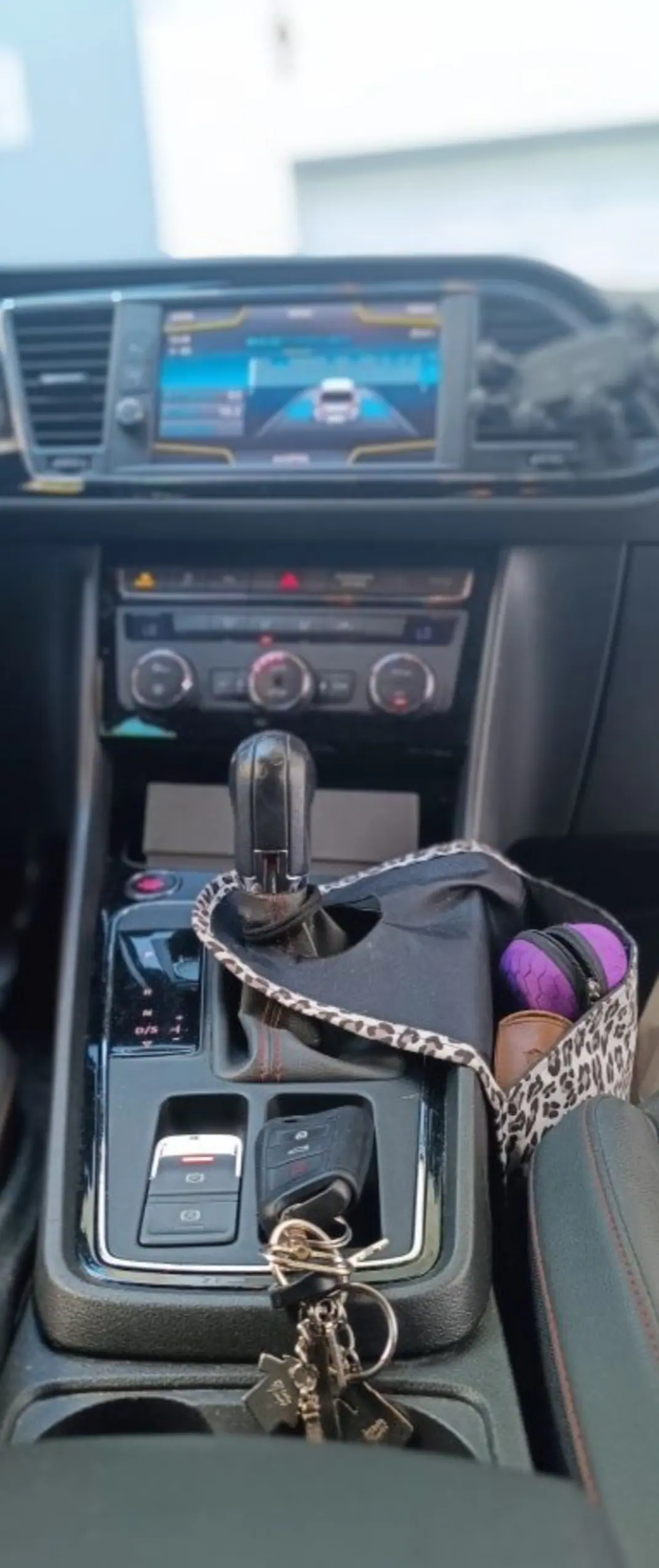 SEAT Leon ST 2017 - 13000 EUR, 170000 km - AUTO.MOTO.pt - 170000km - foto 13 de 13