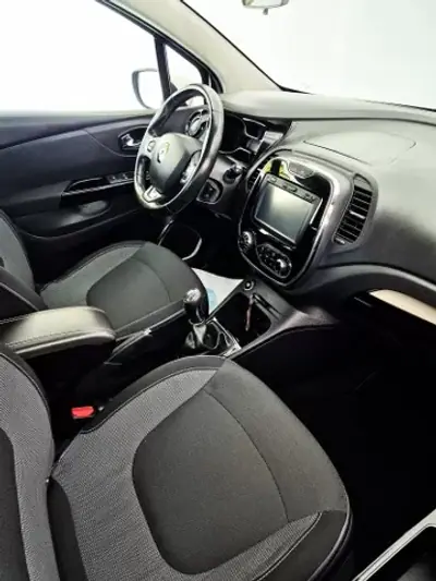 Renault Captur 2017 — foto 5 de 6