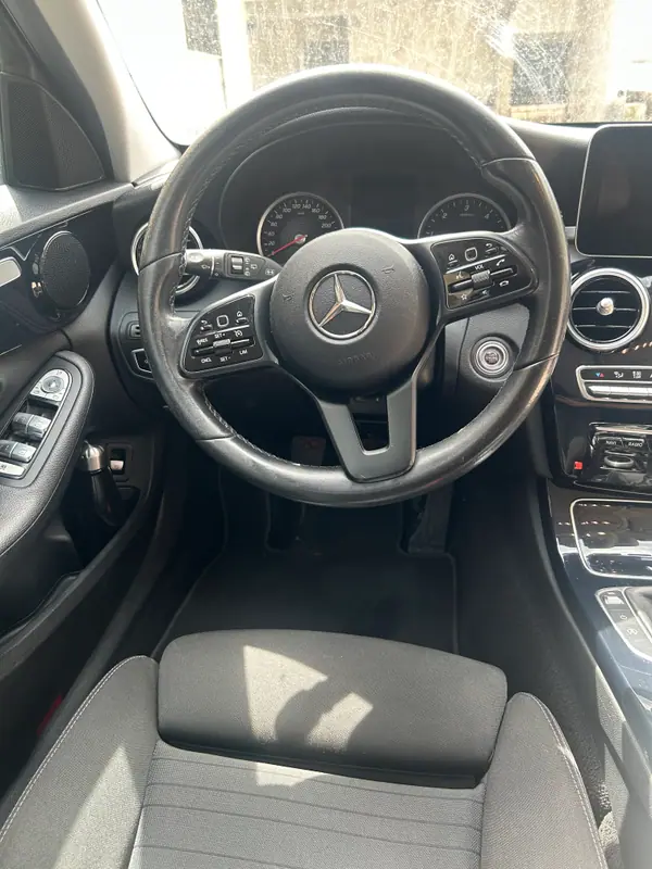 Mercedes-Benz C 180 2019 - 16500 EUR, 215000 km - AUTO.MOTO.pt - 215000km - foto 12 de 13