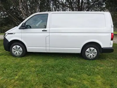 VW T6 TRANSPORTER 2.0 TDI KASTEN/ 3 LUGARES/ IVA DEDUTIVEL 2023 - 27490 EUR, 43500 km - AUTO.MOTO.pt - 43500km - foto 8 de 28