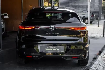 Renault Mégane E-Tech 2023 - 25680 EUR, 41627 km - AUTO.MOTO.pt - 41627km - foto 10 de 41