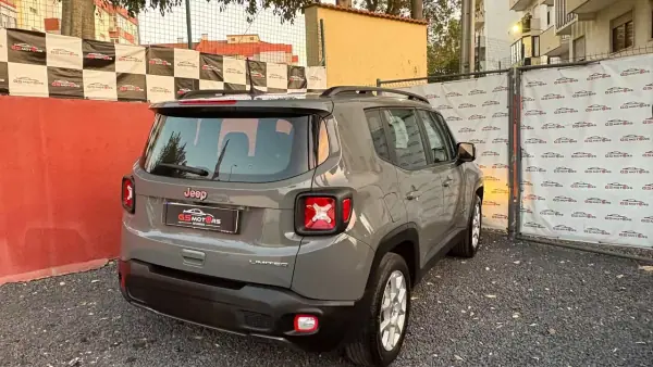 Jeep Renegade 2023 - 18900 EUR, 64000 km - AUTO.MOTO.pt - 64000km - foto 5 de 12