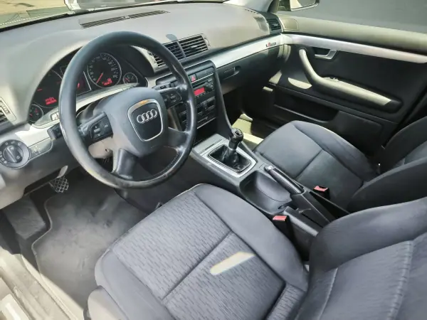 Audi A4 Avant 2005 - 4500 EUR, 254000 km - AUTO.MOTO.pt - 254000km - foto 7 de 14