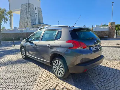 Peugeot 2008 2015 — foto 4 de 20