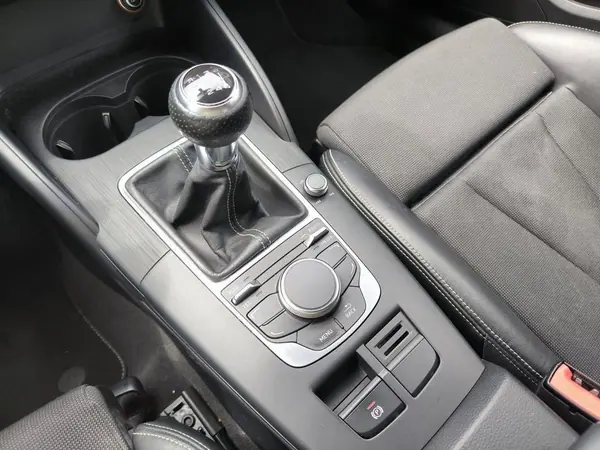Audi A3 Sportback 2013 - 14950 EUR, 255105 km - AUTO.MOTO.pt - 255105km - foto 39 de 60