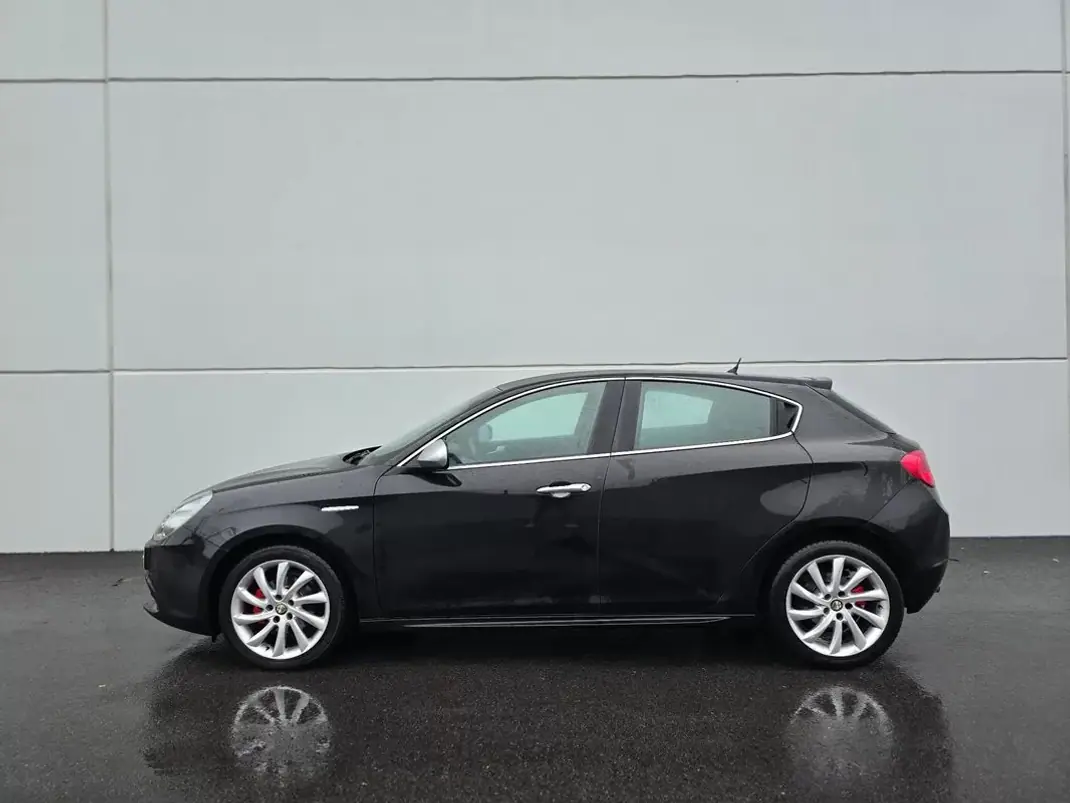 Alfa Romeo Giulietta 2011 - 5990 EUR, 200000 km - AUTO.MOTO.pt - 200000km - foto 4 de 23
