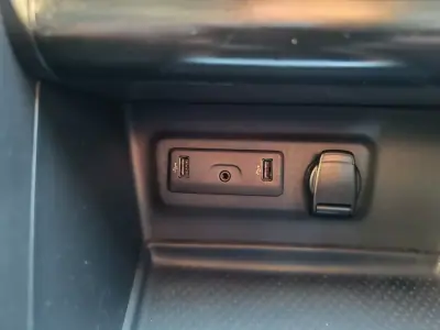 Renault Mégane 2019 - 12900 EUR, 192111 km - AUTO.MOTO.pt - 192111km - foto 23 de 26