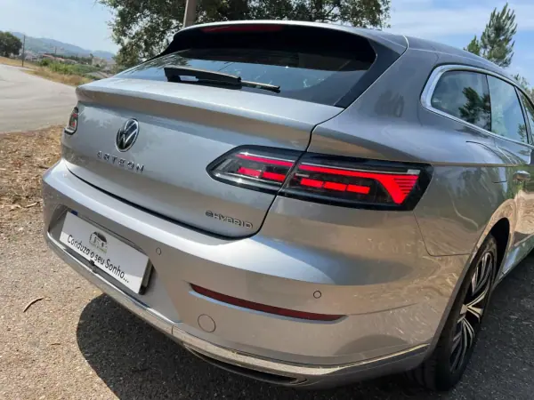 Volkswagen Arteon Shooting Brake 2021 - 27900 EUR, 89450 km - AUTO.MOTO.pt - 89450km - foto 15 de 43