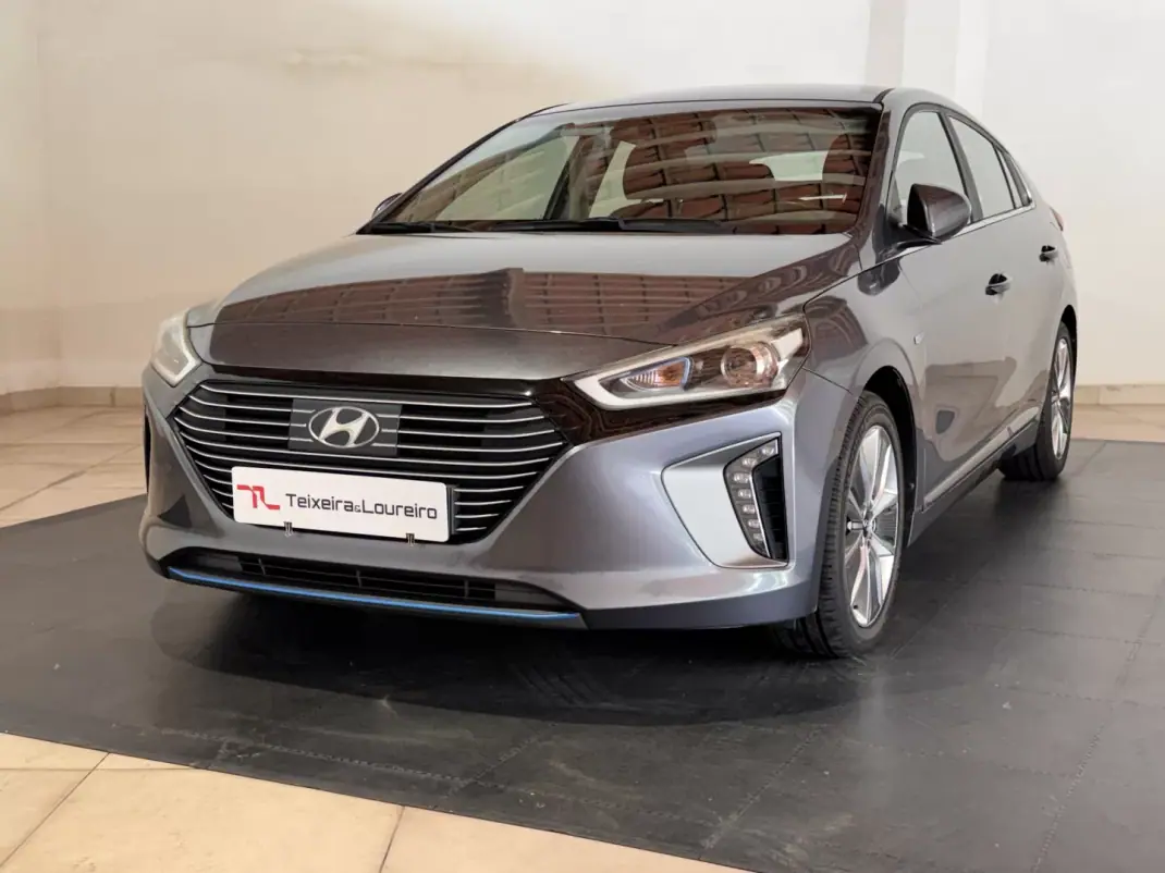 Hyundai Ioniq 2017 - 13250 EUR, 88000 km - AUTO.MOTO.pt - 88000km - foto 1 de 23