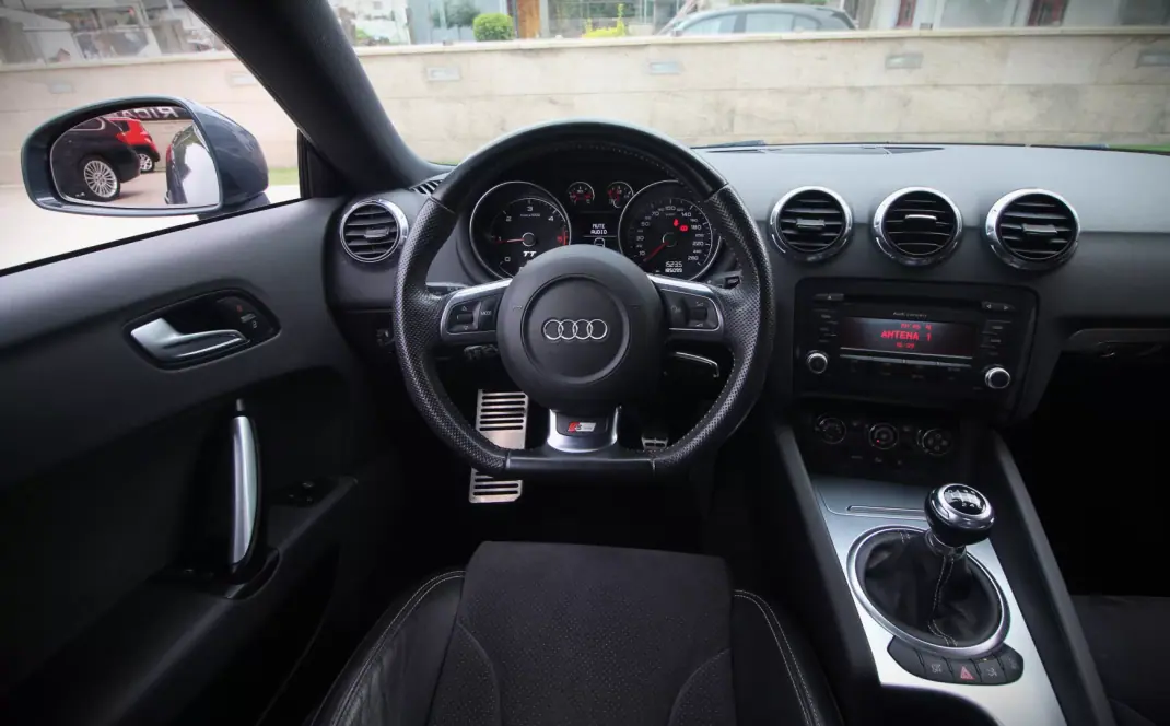 Audi TT Coupé 2009 - 16990 EUR, 185000 km - AUTO.MOTO.pt - 185000km - foto 12 de 29