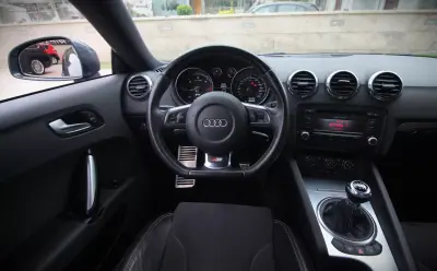 Audi TT Coupé 2009 - 16990 EUR, 185000 km - AUTO.MOTO.pt - 185000km - foto 12 de 29